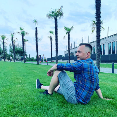  -,   Axel, 36 ,   ,   , c , 
