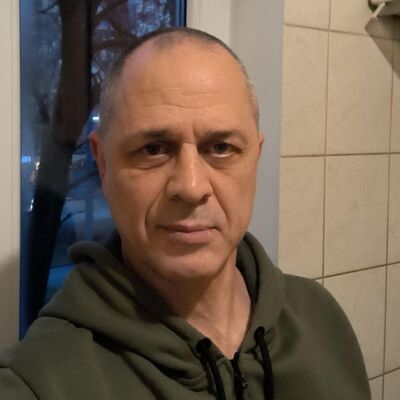  ,   Eduard, 46 ,   ,   