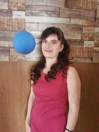  ,   Elena, 48 ,   c 
