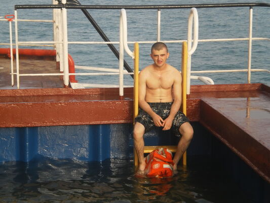  ,   Eldar, 32 ,   