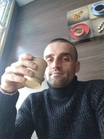  ,   Sergey, 40 ,  
