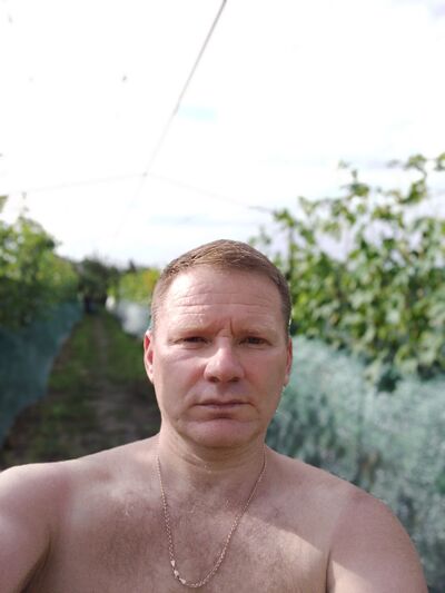  ,   Pavel, 45 ,   c 