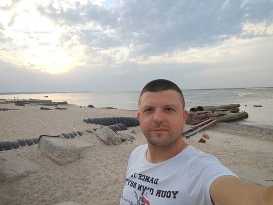  ,   Danik, 37 ,   ,   , 