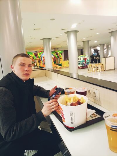  ,   Maxim, 23 ,   ,   , c 