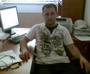  ,   Rovshan, 44 ,   ,   , c 