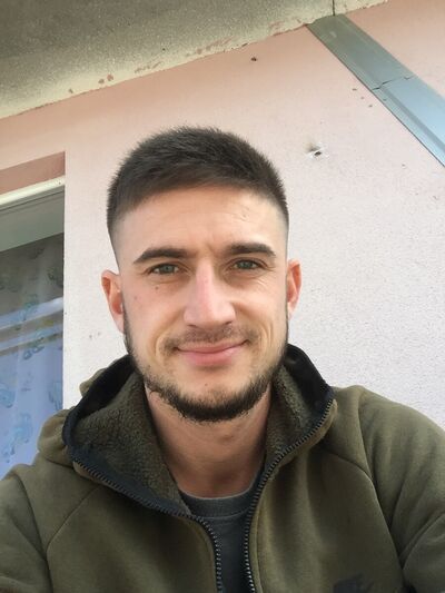  ,   Maks, 33 ,   ,   , c 