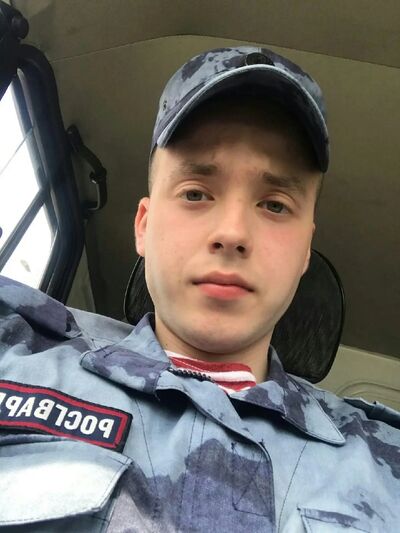  ,   Artyom, 25 ,   ,   