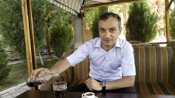  ,   Feliks, 44 ,     , c 