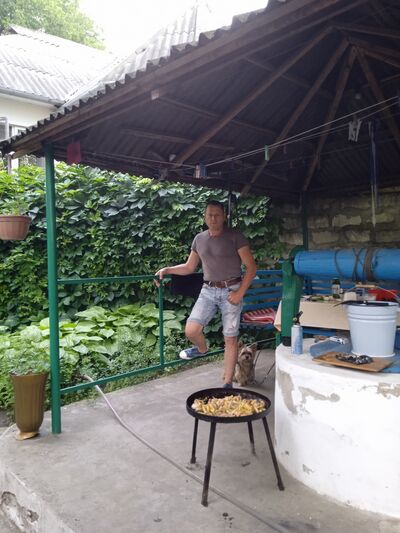  ,   Dragos, 47 ,   ,   
