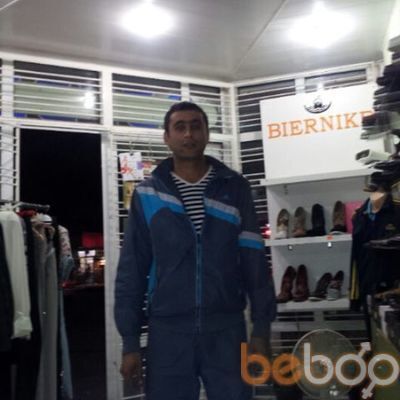  ,   Janik, 40 ,   