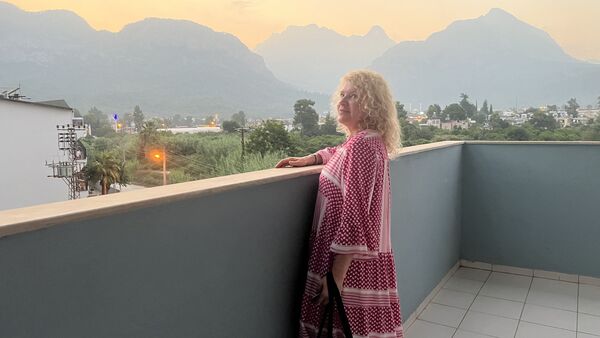  ,   Ninell, 46 ,     , c 