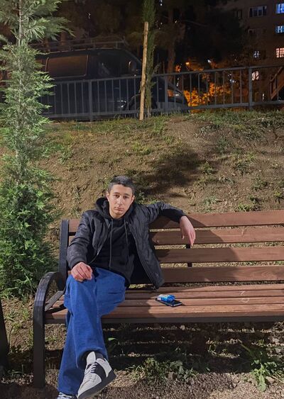  ,   Artur, 18 ,   ,   