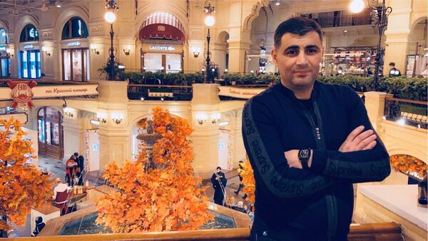  ,   Levon, 45 ,   c 