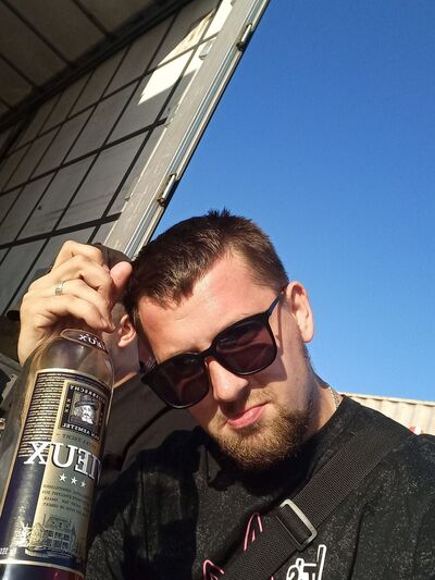  ,   Maxim, 31 ,   ,   