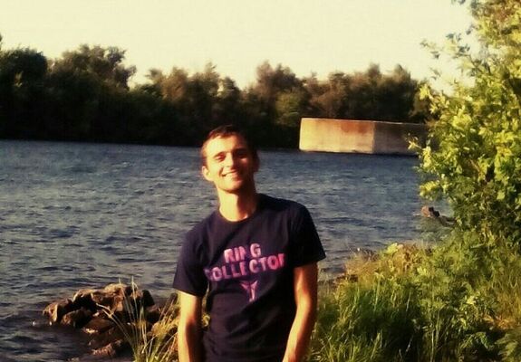  ,   Denis, 32 ,   ,   , c 