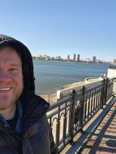  ,   Anton, 40 ,   ,   , c 