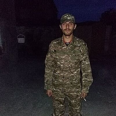  ,   Arman, 32 ,   ,   , c 