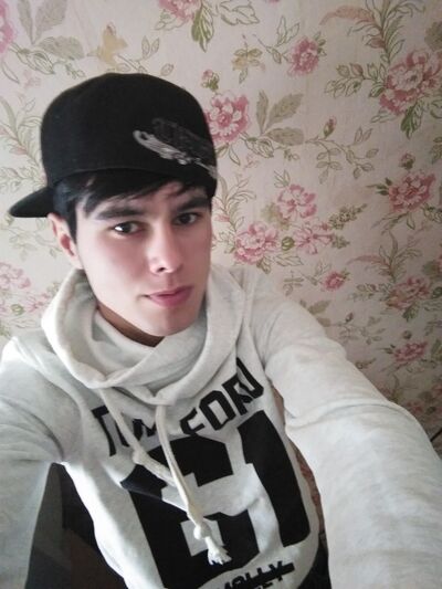  ,   Alex, 27 ,   