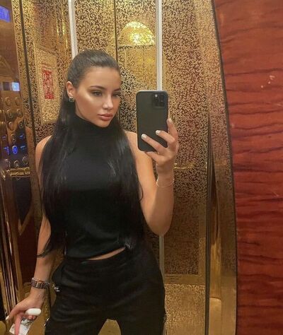  ,   Alina, 28 ,   