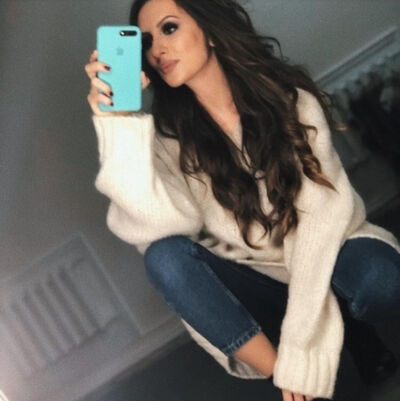  ,   Luna, 32 ,  