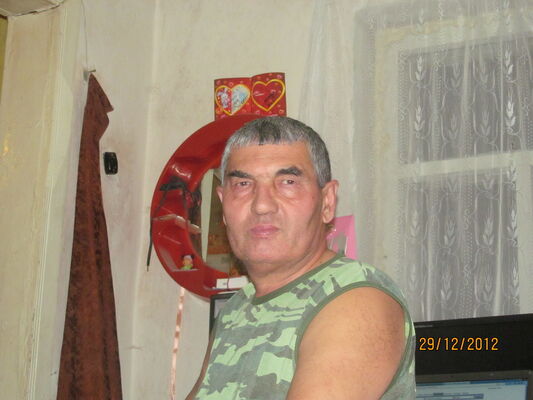 ,   Alex, 61 ,   
