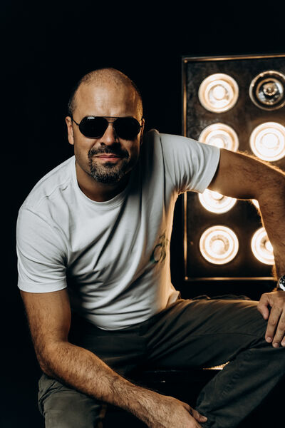  Limassol,   Mike, 37 ,   ,   