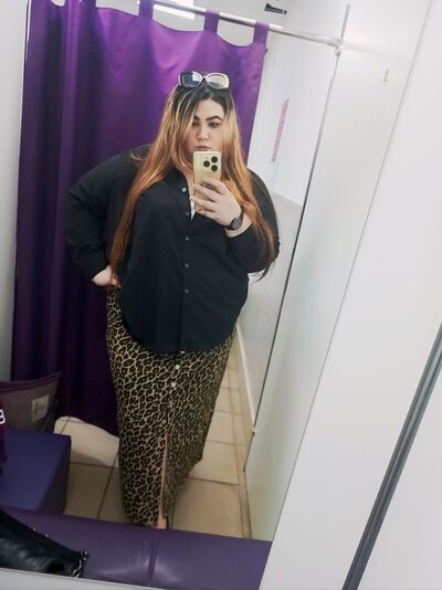  ,   Ange, 33 ,   