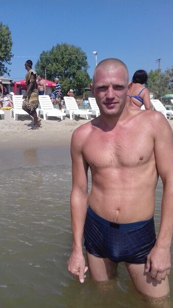  ,   Yurii, 39 ,  