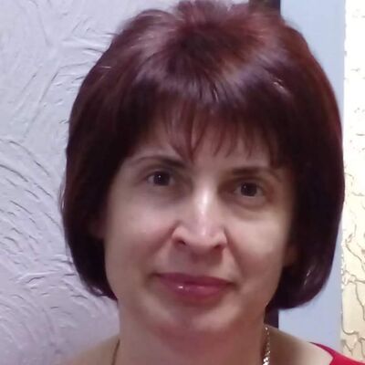  ,   Olesea, 44 ,   c 