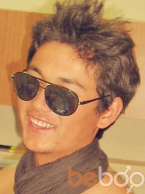  ,   Alek, 32 ,   
