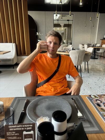  ,   Stefan, 24 ,   ,   