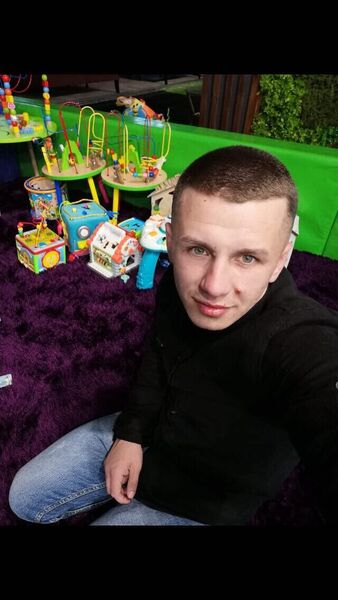  ,   Miro, 26 ,     , c 