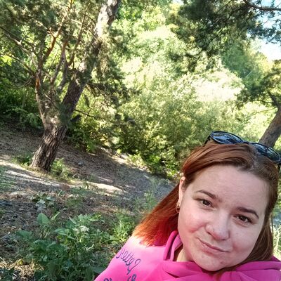  ,   Anastasia, 37 ,     