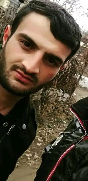  ,   Simon, 29 ,     