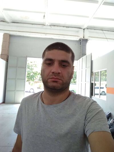  ,   Goga, 37 ,   ,   