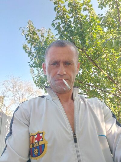  ,   Kosta, 38 ,   c 