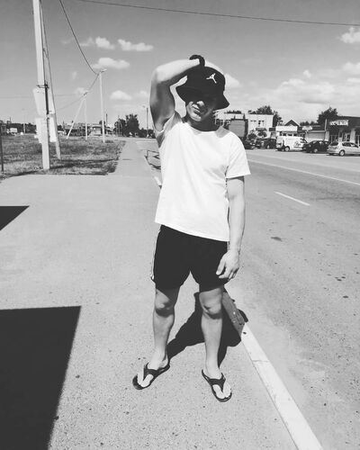  ,   Igor, 28 ,   ,   , c , 