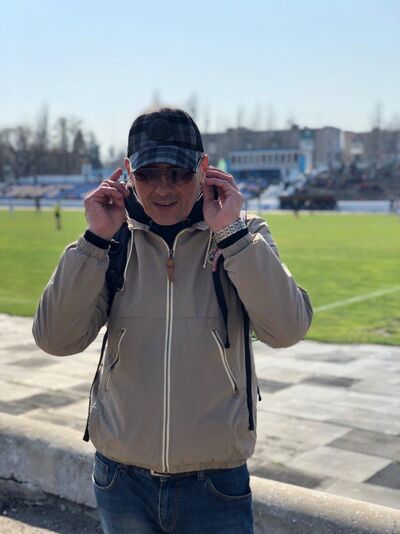 ,   Valery, 61 ,   