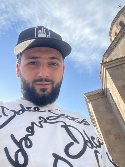  ,   Vahe, 27 ,  