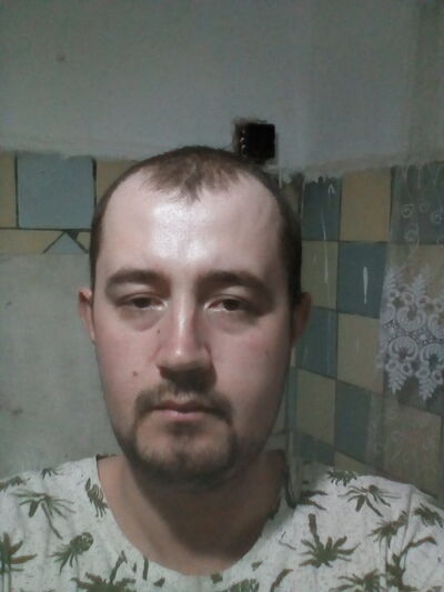  ,   Viktor, 30 ,   