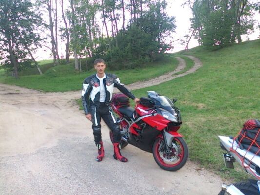  ,   Ruslan, 42 ,   ,   , c 