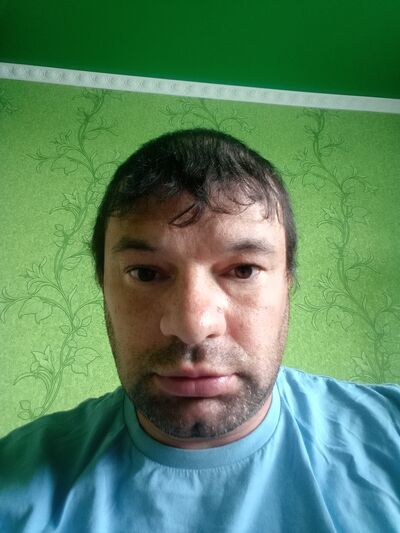  ,   Viktor, 46 ,   ,   
