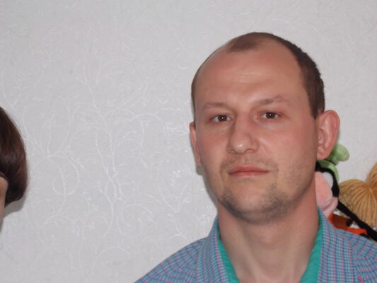  ,   Maikl, 43 ,  