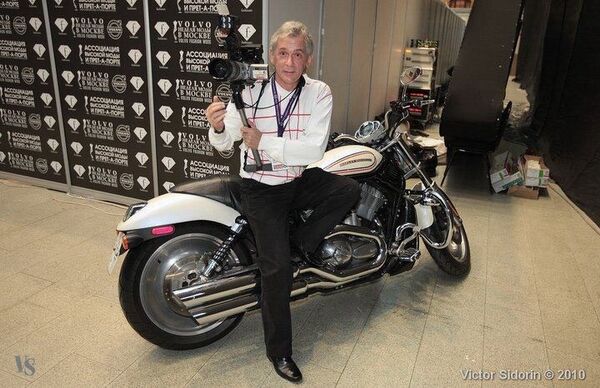  ,   Feliks, 73 ,   