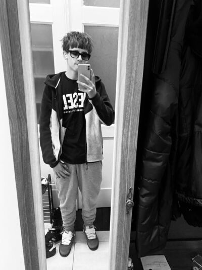  Frankfurt am Main,   Pavel, 18 ,   ,   