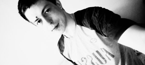  ,   Alikhan, 28 ,   c 