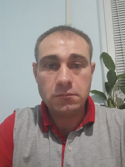  ,   Victor, 44 ,   c 