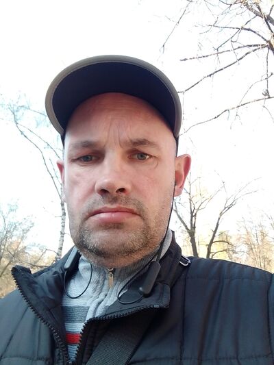  ,   Aleksandr, 44 ,   c 