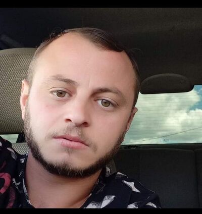  ,   Hovsep, 32 ,   ,   