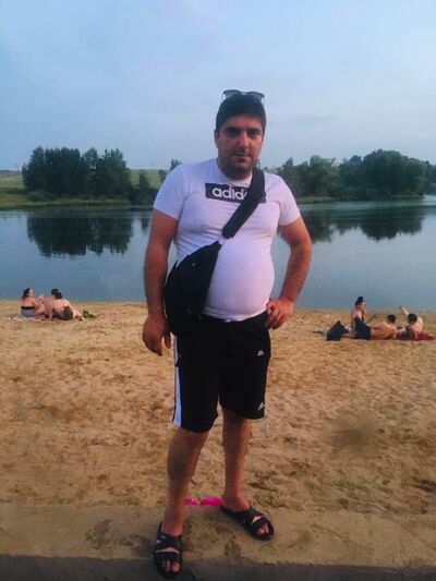 ,   Arman, 38 ,   ,   
